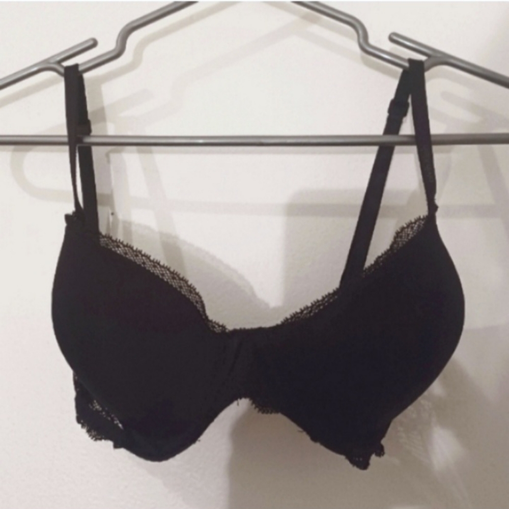 Calvin Klein 30DD Black Bra With Lace